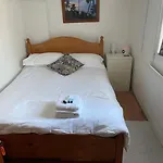Tranquil 1 Bedroom Apartment 30 Mins To Heathrow
