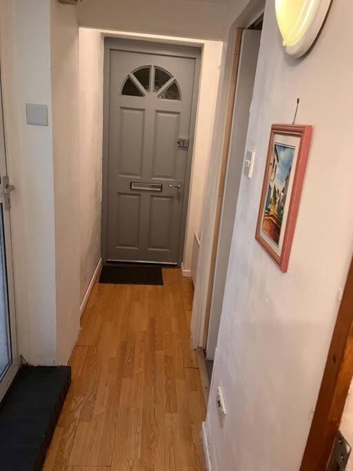 Tranquil 1 Bedroom 30 Mins To Heathrow * Hanworth