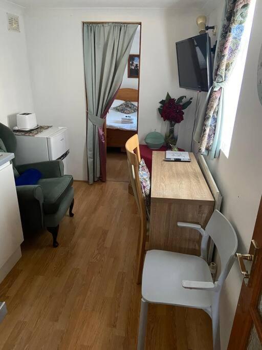 Tranquil 1 Bedroom 30 Mins To Heathrow *